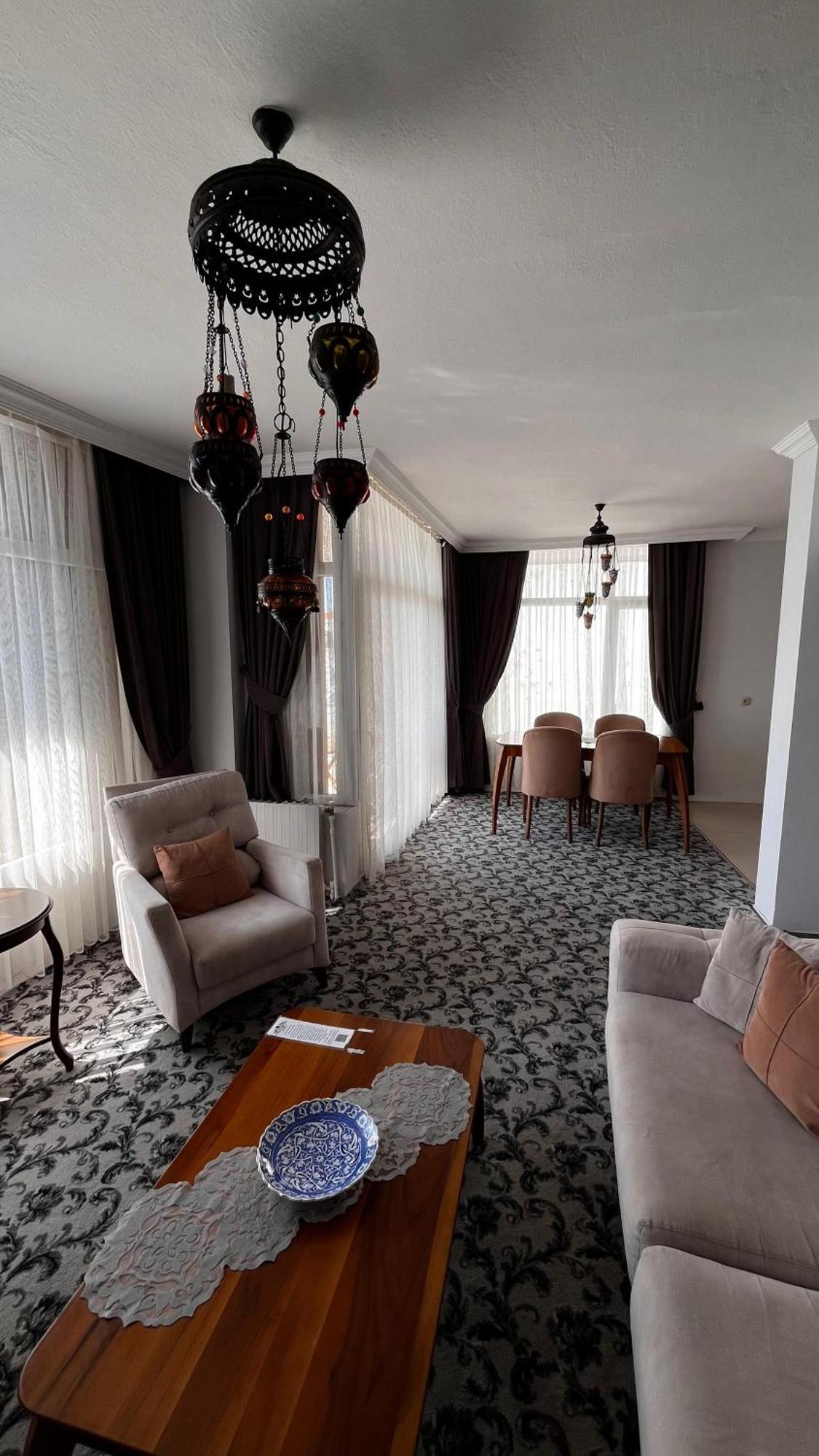 Foca Antik Otel Bagian luar foto