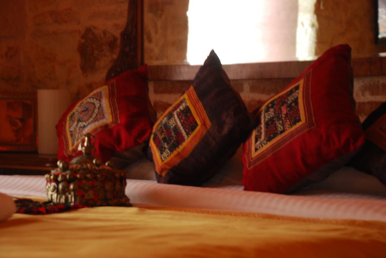 Foca Antik Otel Bagian luar foto