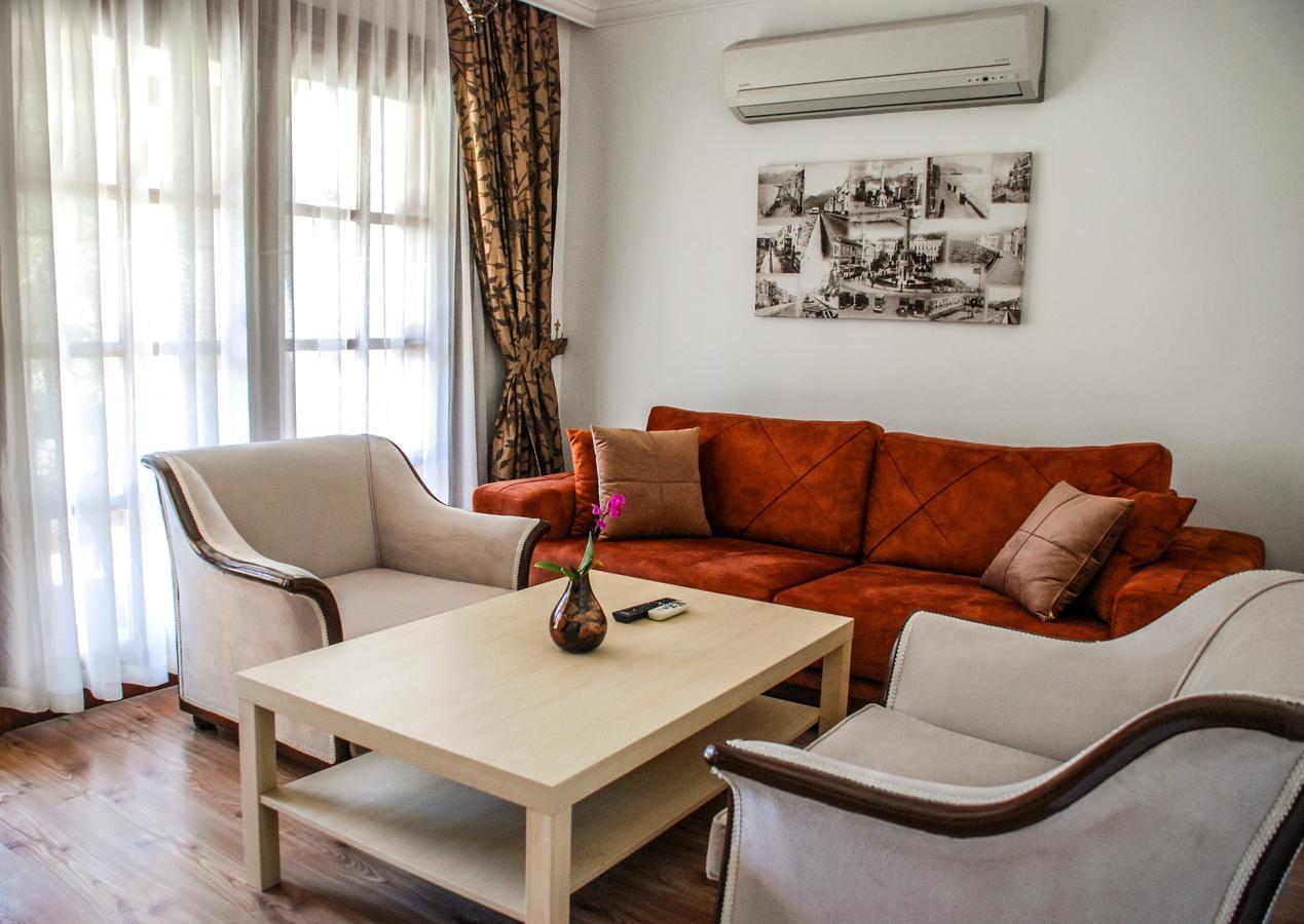 Foca Antik Otel Bagian luar foto