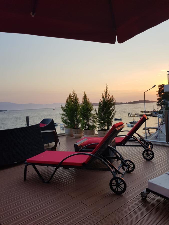Foca Antik Otel Bagian luar foto