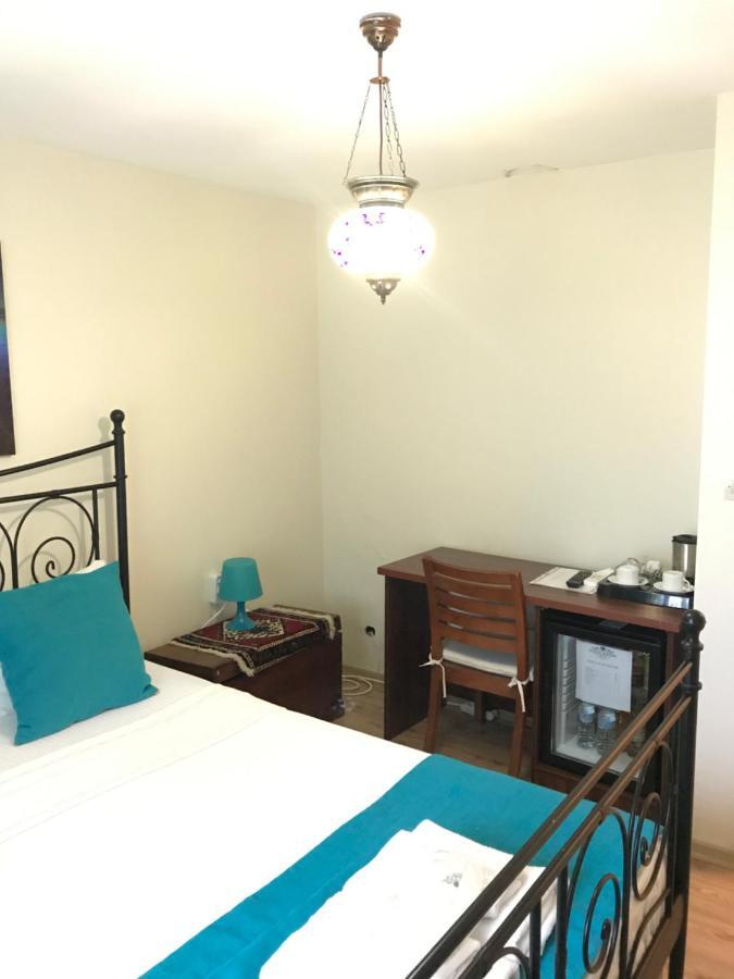 Foca Antik Otel Bagian luar foto