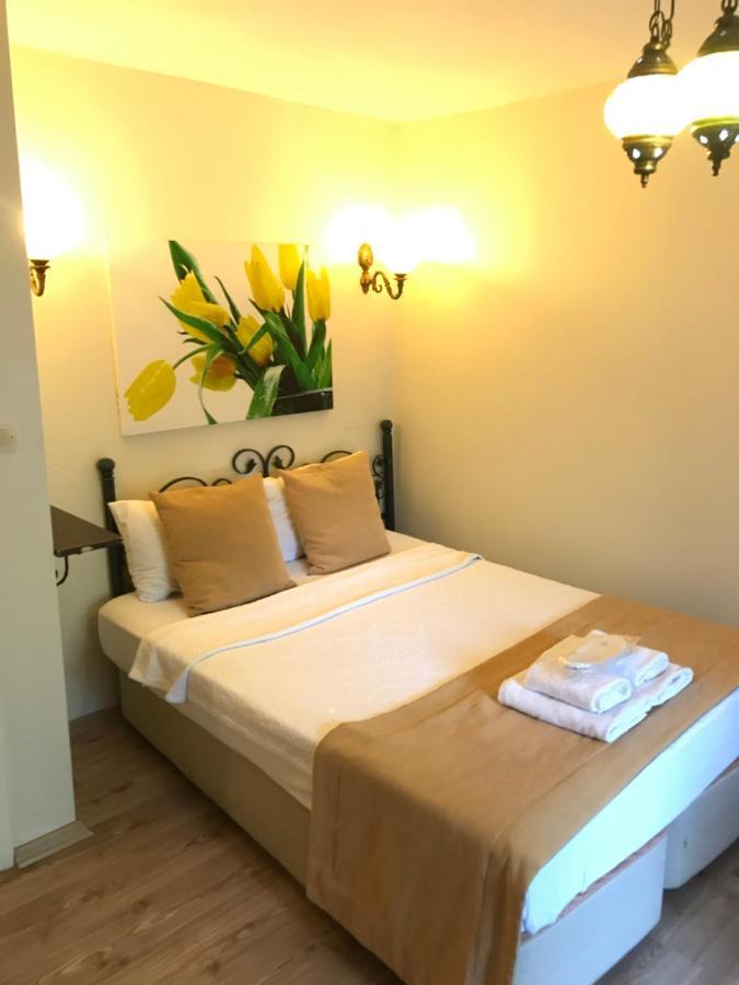 Foca Antik Otel Bagian luar foto