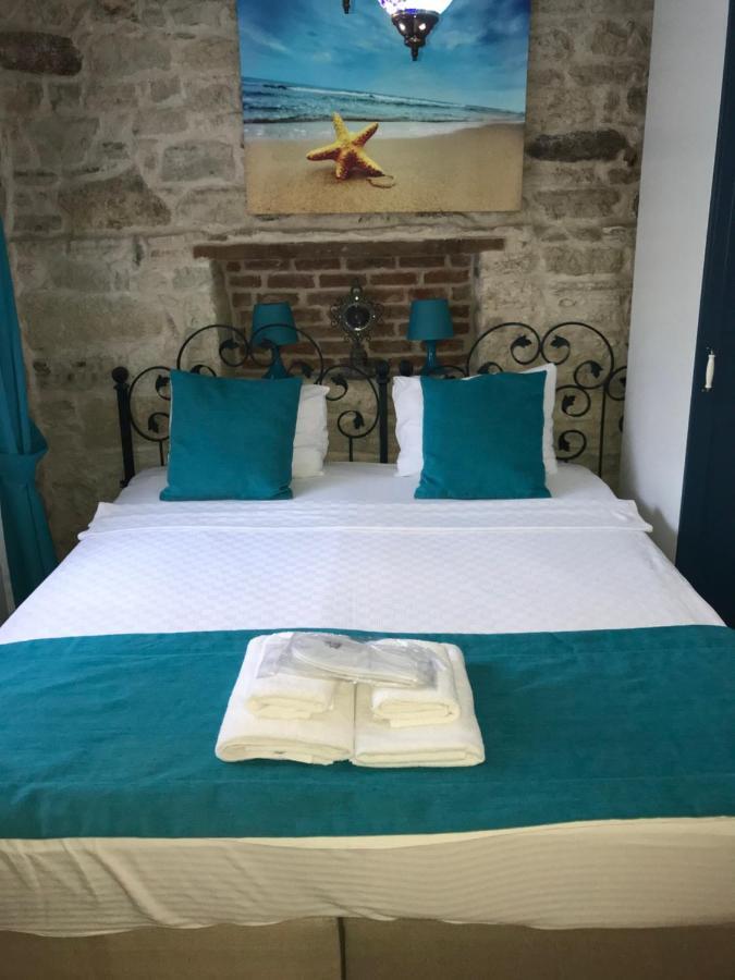 Foca Antik Otel Bagian luar foto