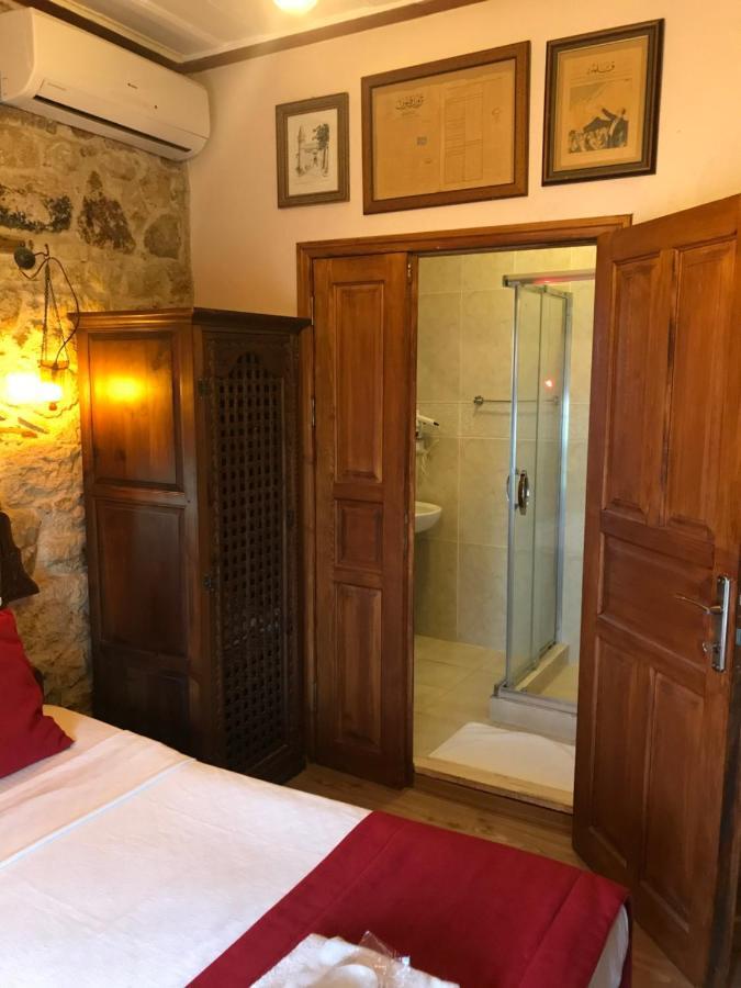Foca Antik Otel Bagian luar foto